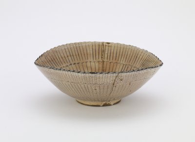 Individual serving bowl in the shape of a sedge hat, Edo period by Japanese School