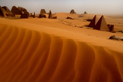 Meroe Pyramids, Begarawiya Pyramids, Sudan, Nubia, Black Pharaohs, Third Intermediate Period, 2007 (photo) by Kenneth Garrett
