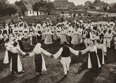 Rusu-Bargaului, Hora by Kurt Hielscher
