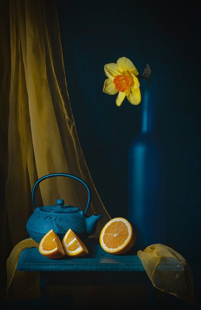 Daffodil Teapot Oranges by Lydia Jacobs