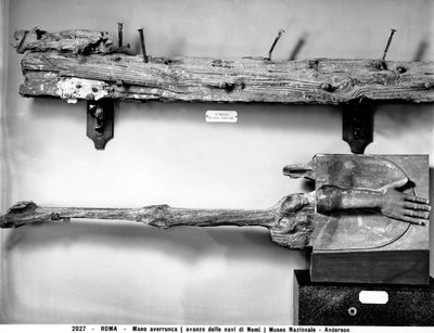 Hand of Averrunca and oar fragments found during the excavation of the Roman ships at Lake Nemi by Roman
