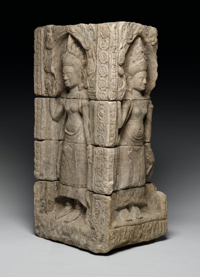 Corner relief with devatas by School Bayon