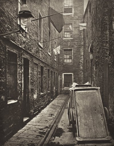 Close No. 136 Saltmarket (#31) by Thomas Annan