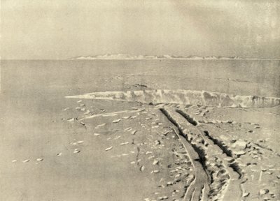A Typical Crevasse on Level Surface, c1908 by Unbekannt