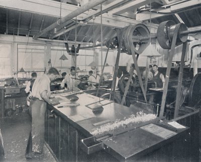 Final Operations in the Foundry. Trimming the Plates and Finishing by Unbekannt