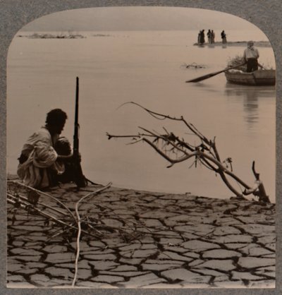 Fishermen by the Dead Sea: showing cracks on shore by Unbekannt