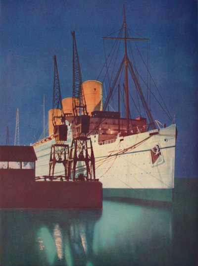 Illuminated by Floodlights, the distinctive appearance of the Empress of Britain is emphasized by Unbekannt