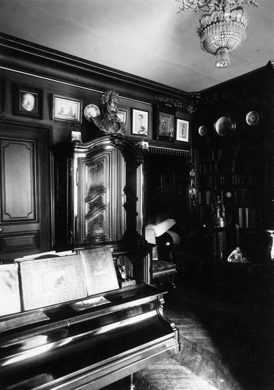 Interior of the Museum of the Author and Historian Alexander Onegin in Paris by Unbekannt
