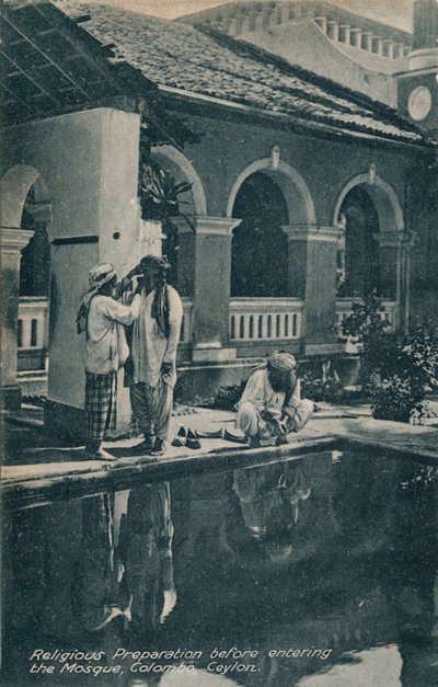 Religious Preparation before entering the Mosque, Colombo, Ceylon, c1910 by Unbekannt