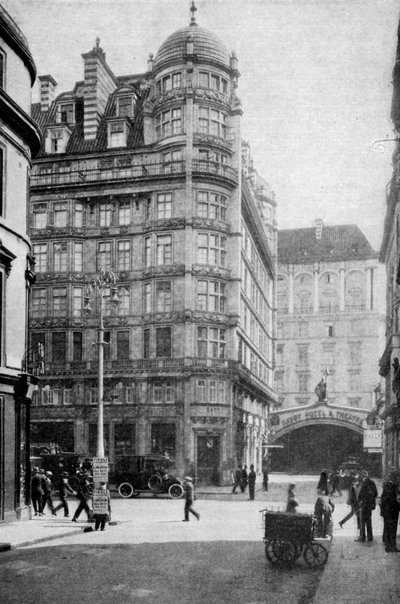 Savoy Hotel and Theatre across the Strand from Norfolk Street, London, c1930s by Unbekannt