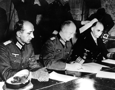 Surrender of Nazi Germany, Reims, France, 7 May 1945 by Unbekannt