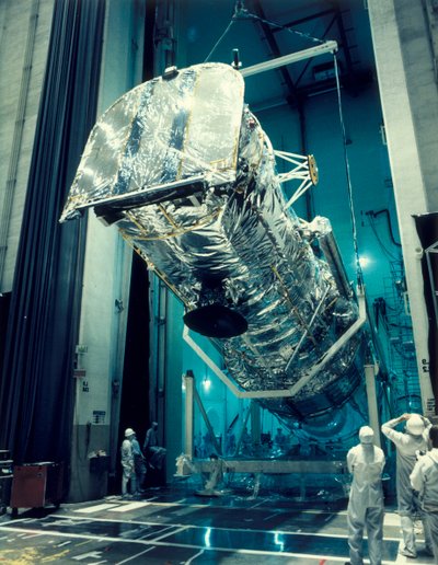 Testing the Hubble Space Telescope by Unbekannt