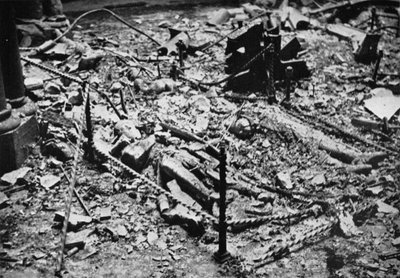 Two of the effigies of the Knights in the round of the Temple Church, gutted by fire by Unbekannt