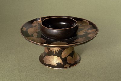 Cup Stand with Nashiji Decoration, Japanese, 19th Century by Unbekannt Unbekannt