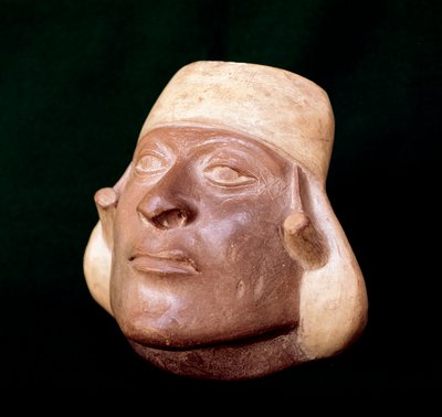 Pre-Columbian art, Moche civilization: terracotta vase representing a man
