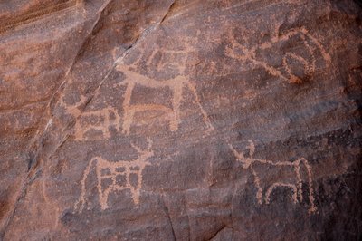 Rock art, Prehistory: Engraving of a set of cattle in the Uweinat massif, Egypt by Unbekannt