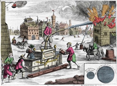 Use of a fire pump by a fire brigade. Engraving from 