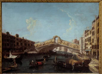 View of the Rialto Bridge in Venice Gondolas on the Grand Canal