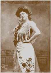 Emma Calvé as Carmen