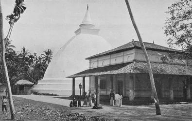 Kelaniya Temple and Dagoba