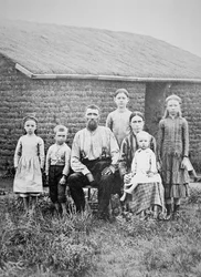 American pioneer family