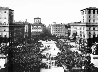 Piazza Venezia in Rome during the Fascist celebration commemorating the Unknown Soldier at the Altare della Patria (Altar of the Fatherland)
