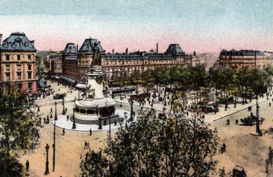 Paris: view of the Place de la Republique with the statue of the Republique. Photograph of 1920 in 