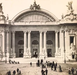 Universal Exposition of 1900 in Paris: Entrance of the Grand Palais