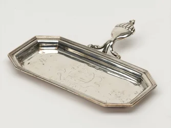 Candle snuffer tray, Board of Ordnance, c.1696