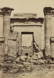Medinet Habu: Roman Columns