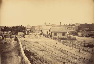 Level Crossing and Station, at L