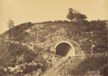 Head of the Riboulet Tunnel, Between L