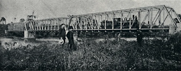 Ponte da E. F. Mogyana sobre o Rio Pardo