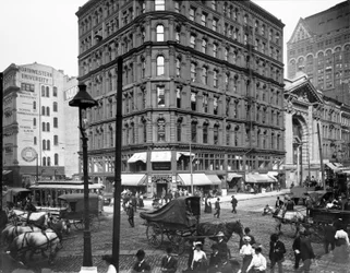 Randolph and Dearborn Streets, Chicago, Illinois, USA (c.1900)
