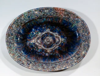 Large oval dish of faience