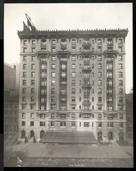 Hotel Woodstock at 127 West 43rd Street, New York