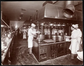 The kitchen at the Ritz-Carlton Hotel, c.1910-11