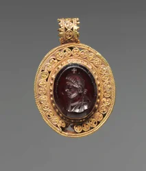 Pendant with Portrait Intaglio, 500s