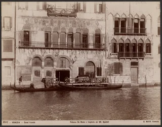 Da Mosto Palace and the Ferry SS Apostoli
