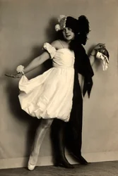 Portrait of Wanda Wulz dressed up with a costume