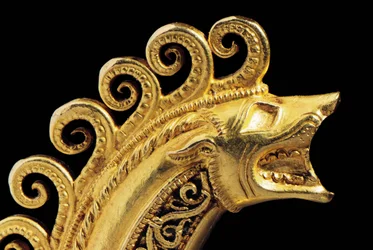 Highly important La Tene warrior fibula (detail)