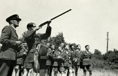 RAF personnel learning to fire guns during the Second World War