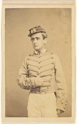 Unidentified Union Soldier, Standing