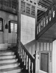 Ascent to Fishing Room