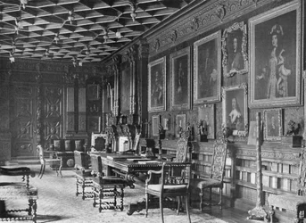 Historical Pictures: Saloon