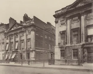 House in Cavendish Square, West