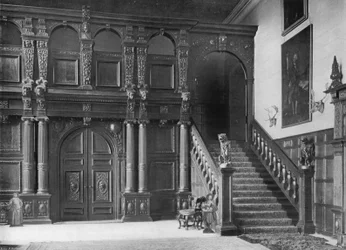 The Hall Screen