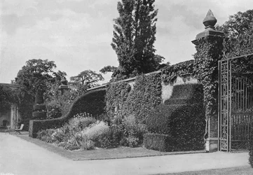 Yew Buttress, the Alcove Walk