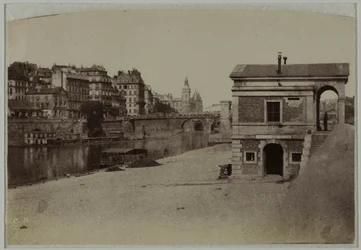 Customs Pavilion, Hôtel-de-Ville Port and Île de la Cité with the Conciergerie, 4th arrondissement, Paris.