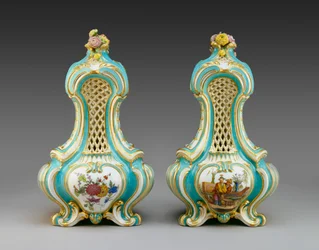 Pair of Triangular Pot-pourri Vases